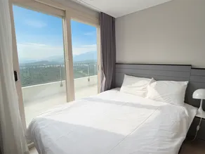 2.5 Sunrise Ocean View · 7-minute walk to the beach Sensual accommodation | Blue Terra Penthouse VIP R1 - Image 3