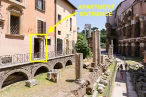 Octavia at the Roman Forum: Historical Living Room - Image 2