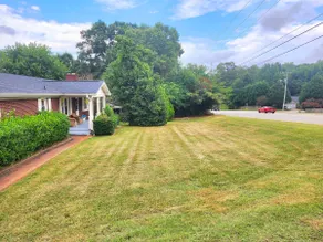 Peaceful 3BR Near BMW & GSP | Walk to Downtown - Image 4