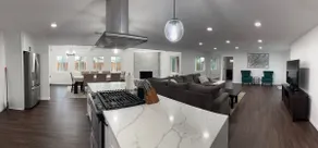 Dream Home Away From Home - Huge Common Area! - Image 2