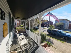 1860 House In the Heart of Downtown - Image 3