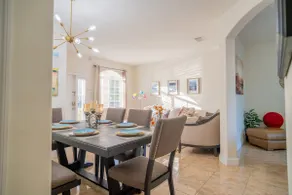 Luxury DreamStay Miami 3/2 King Suite - Image 2