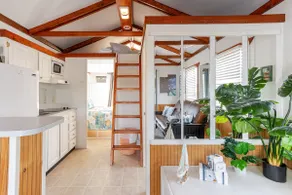 1 BD PRIVATE HOUSEBOAT/ COTTAGE TARPON - Image 2