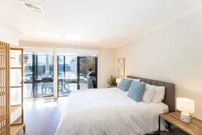 Guest Suite in Duffy with Pool View - Image 4
