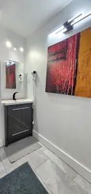 BORNU-2nd Flr Spacious, Location, Clean, 1BDr, A/C - Image 5
