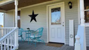 Beautiful 3 bedroom farm house on 320 acres! - Image 4