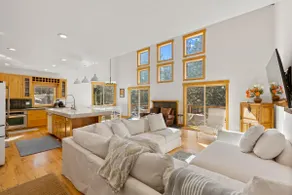 Luxurious A/C 2650 Sqft, PS5, EV Charger, 500 Mbps - Image 3