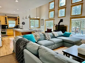 Luxurious A/C 2650 Sqft, PS5, EV Charger, 500 Mbps - Image 4