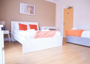 Work & Unwind – Cozy Contractor Stay - Image 3