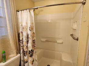 Your Home Away From Home Cozy Spot - 2 Beds 1 Bath - Image 5