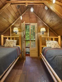 Historic Steiner log cabin on Mt Hood - Image 4