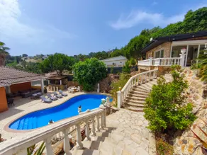 Beautiful family villa 1400m2(10p.), private swimming pool - Image 3