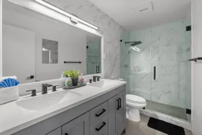 Villa Azur 8BR | Poolside Bar & Oasis, Miami - Image 4