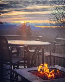 Mountainside Chalet+Sauna near Lake Winnipesaukee - Image 2