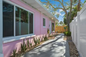 Vintage Florida Beach Efficiency - Image 2