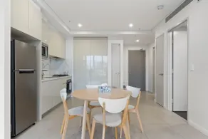 Mascot 1BR With Pool | 2 Mins Walk To Station - Image 2