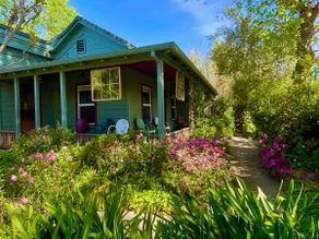 Cozy Cottage and Gardens in the Heart of Plymouth - Image 2