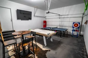 CO3. (House) Ping Pong-Air Hockey-Trampoline - Image 3