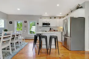Cozy Home in Village of Grafton - Image 3