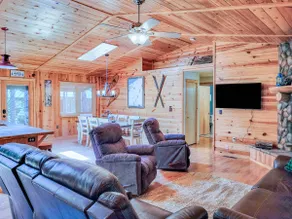 Pinetop Retreat w/ Fire Pit & Game Room! - Image 3