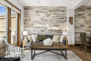 Luxury 3BDRM*Chic Mountain Escape*BBQ/Fire Table - Image 4