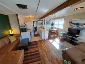 Nova House~Private & Cozy King Bed Suite Downtown - Image 2