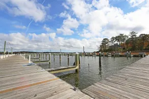 Cozy Stay by the Bay - Image 4