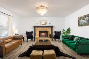 Timeless-Inn•Heated Pool•Mini-Golf•Cinema &Arcades - Image 5