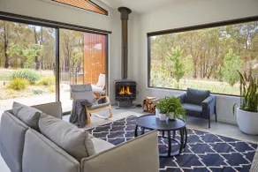 Ironbark Maldon, with outdoor spa and forest views - Image 3