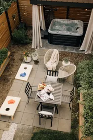 Lancaster Hot Tub Retreat. Near Sight & Sound. - Image 4