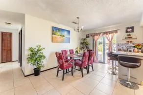 Sunfish Cozy Home - Convenient and Comfortable - Image 3