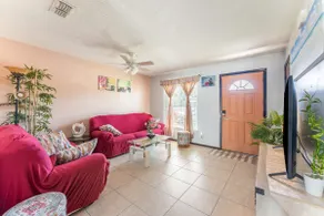 Sunfish Cozy Home - Convenient and Comfortable - Image 5