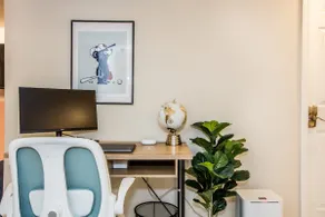 Parking, Pet Friendly_Near train, Work Space_Quiet - Image 4