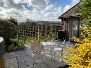Cosy Countryside Cottage in an Area of Outstanding Natural Beauty - Image 2