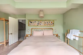 Sunny, stylish character apartment next to park - Image 3