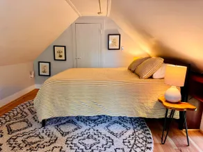 Charming 1BD Loft in Shelburne - Image 3