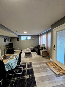 Lammy's Place. Beautiful, one bedroom plus den. - Image 5
