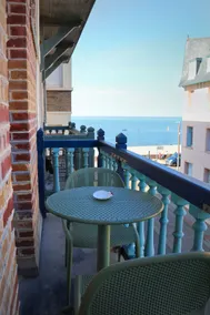 The 8th ∙ Cozy apartment with balcony overlooking the sea - Image 3