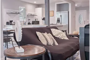 Stylish 4 Br2Ba Renovated Home Near Downtown - Image 4