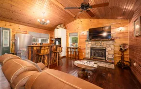 A Cozy Woodland Cottage w Private River Access - Image 4