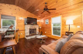 A Cozy Woodland Cottage w Private River Access - Image 5