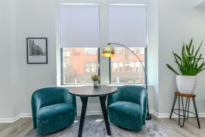 Stylish Downtown Apartment - Image 5