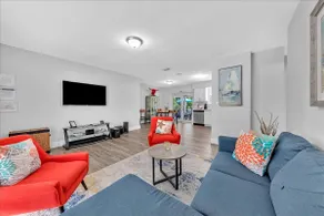 3Bed Modern Home Family Friendly Heated Pool - Image 5