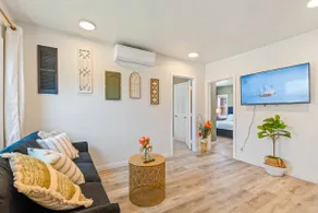Prime location King Bed! Private house1 - Image 2
