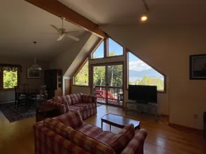 Two Bedroom Chalet w Lake George Views and Access - Image 4