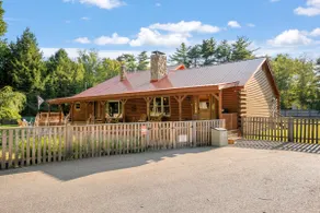 Mad River Cabin – Cozy Retreat Near Skiing, Golf & Nature in Thornton, NH - Image 2