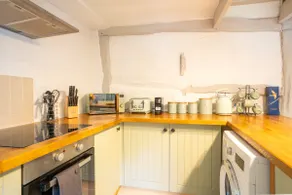 Countryside Cottage in West Sussex, near Horsham. - Image 4