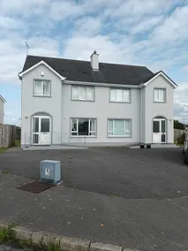 Bundoran Seaside Stays-500m to town, 900m to beach - Image 2