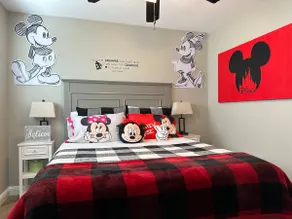 ❤ DISNEYLAND CLOSE-KING BEDS-GAME RM-SUPER CLEAN - Image 2