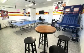 ❤ DISNEYLAND CLOSE-KING BEDS-GAME RM-SUPER CLEAN - Image 5